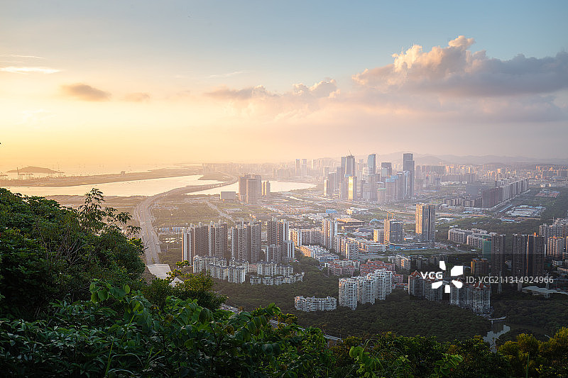中国广东深圳前海湾航拍视角城市风光图片素材