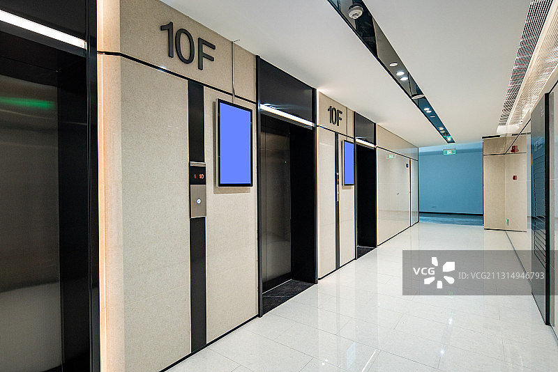 干净简约的电梯厅图片素材