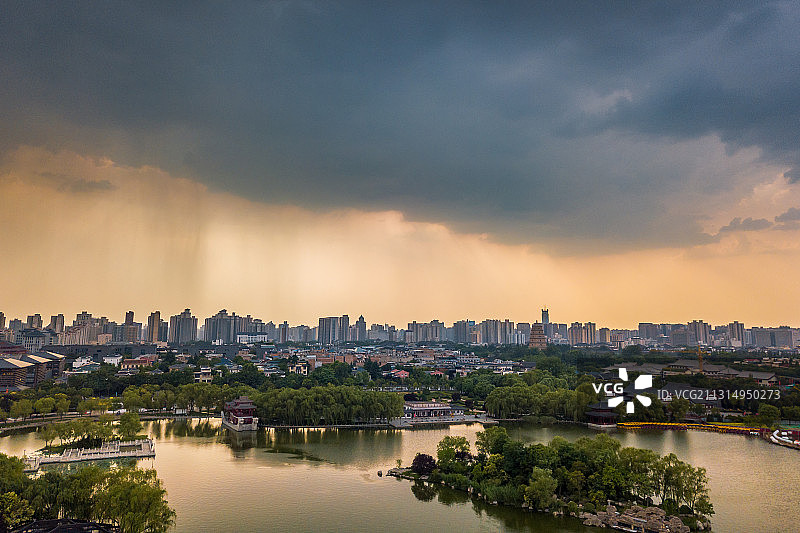雨后城市西安图片素材