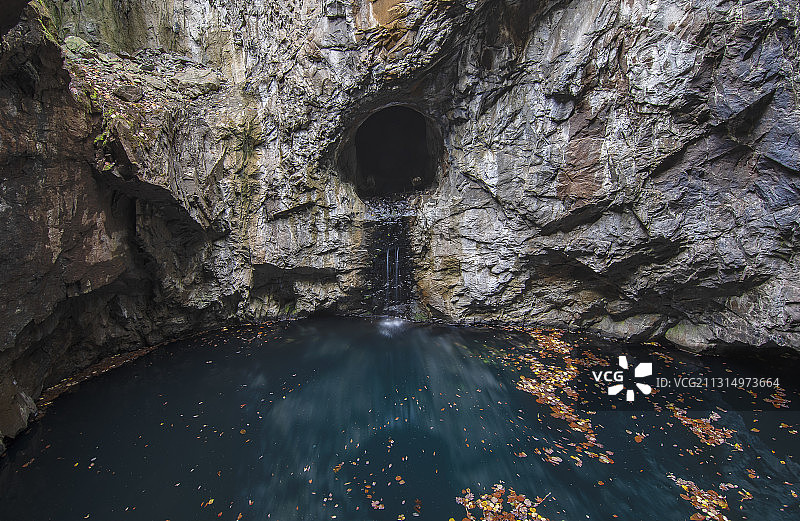 海中岩石形成的高角度视图图片素材