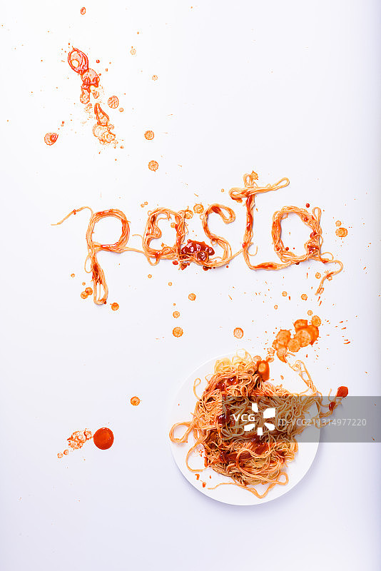 盘子里的意面图片素材
