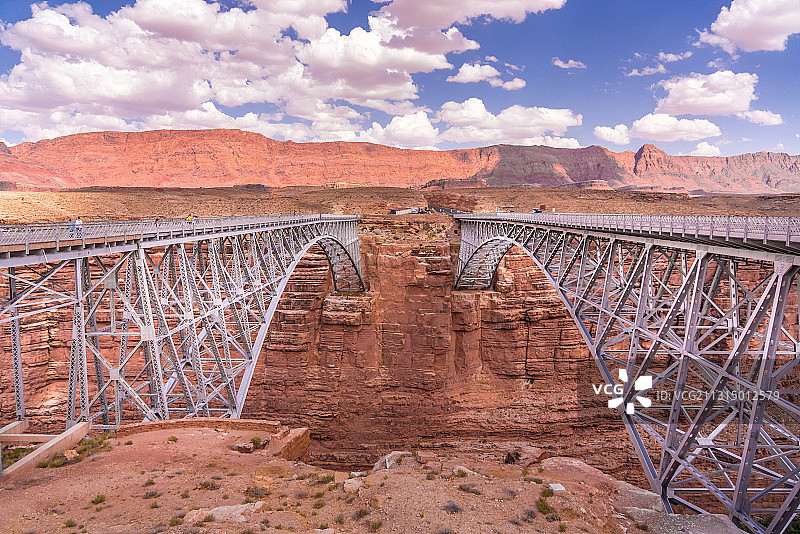 跨越峡谷的桥图片素材