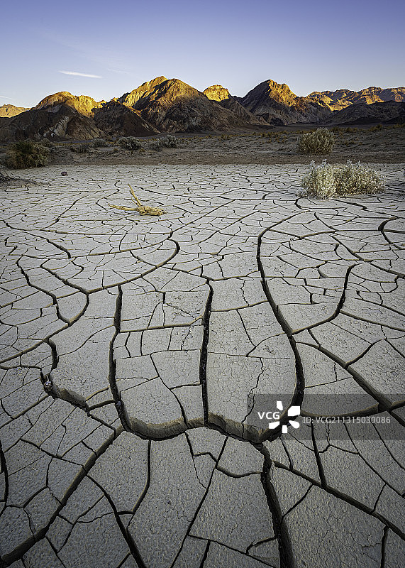 美国死亡谷国家公园的荒地景观图片素材