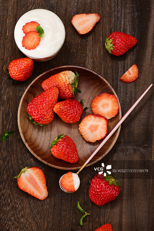 草莓与酸奶图片素材