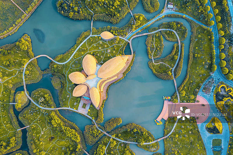 航拍张掖国家湿地公园晨曦图片素材