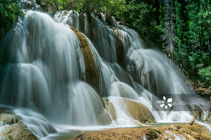 牟尼沟山-巨型钙化瀑布图片素材
