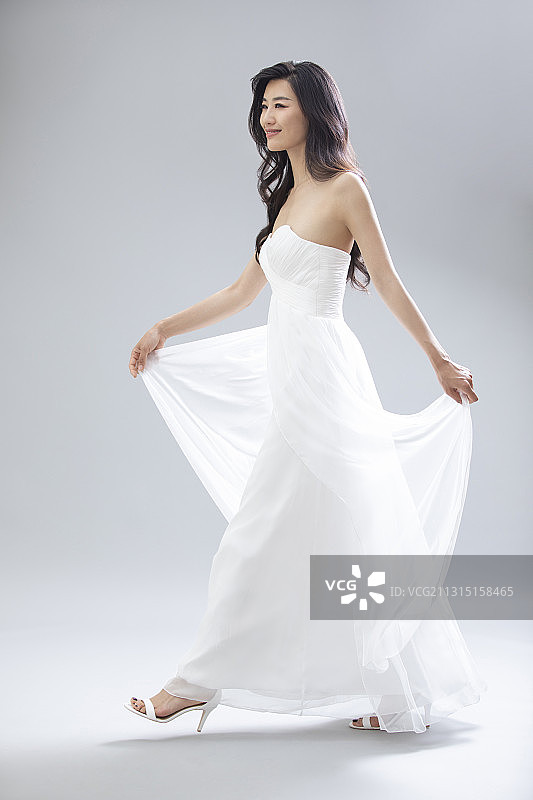 漂亮的年轻女子图片素材