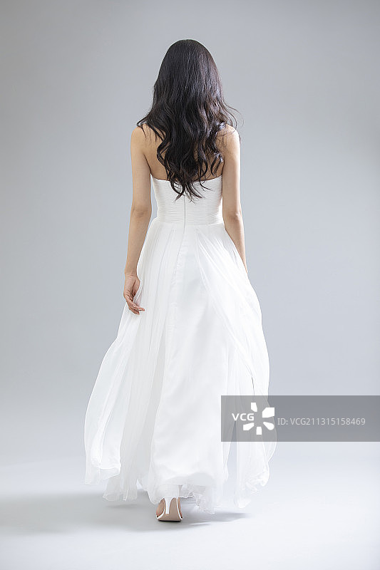 漂亮的年轻女子图片素材