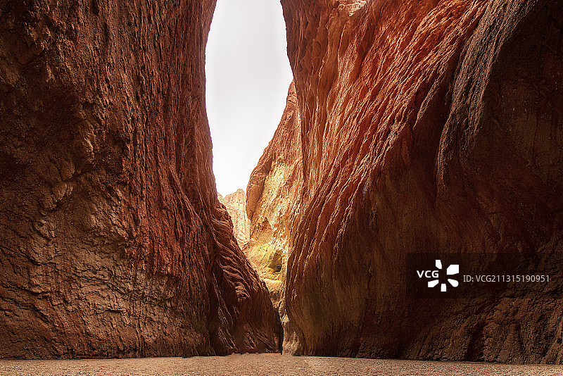 天山大峡谷中国羚羊谷红色图片素材