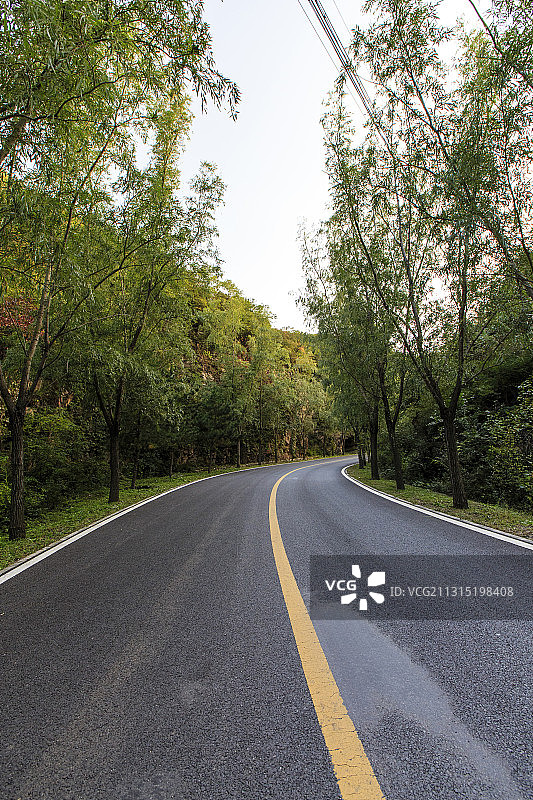 北京郊区的乡村公路图片素材