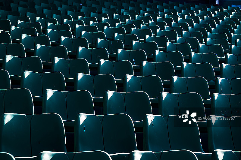 曲终人散图片素材