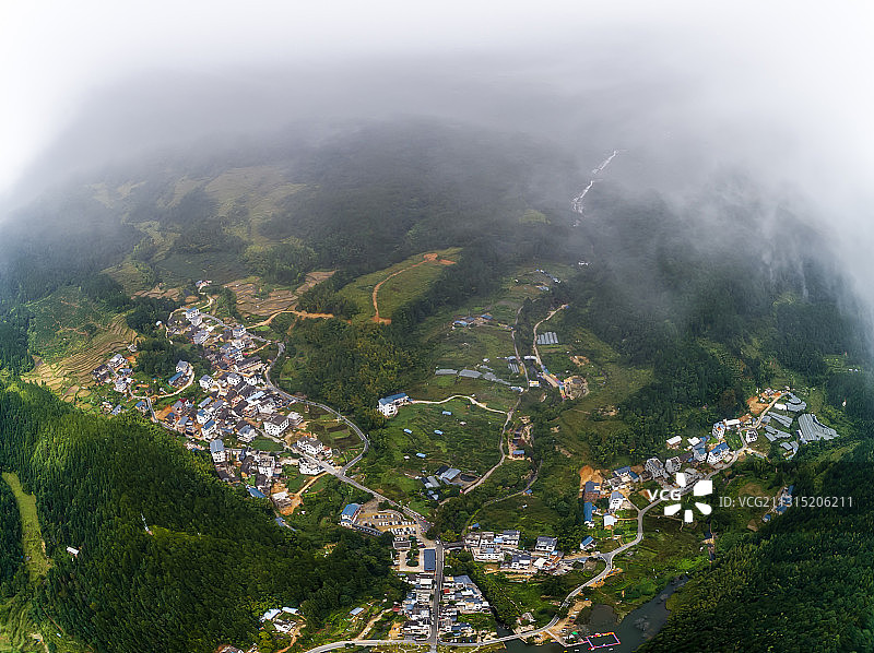 云上村寨图片素材