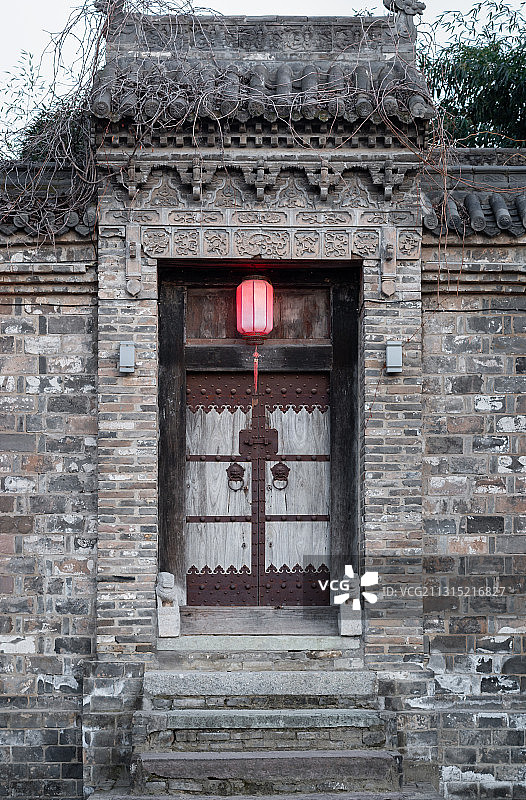 安徽省阜阳市颍上县八里河风景区明清苑古建筑群老式砖砌门楼图片素材