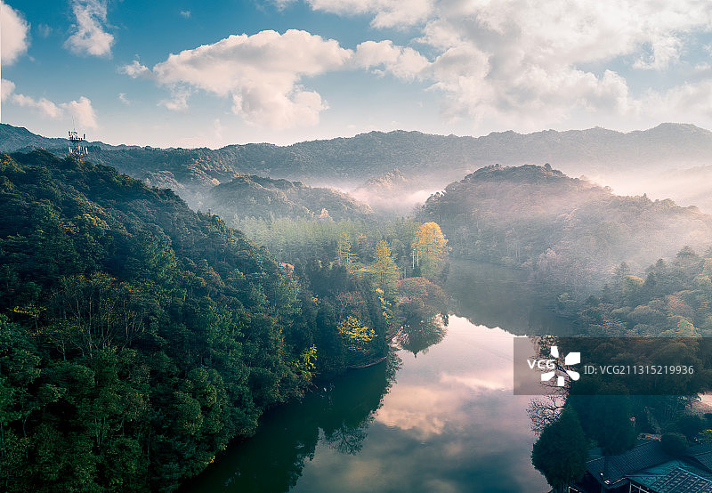 航拍日出时刻的重庆江津区四面山风景区云海图片素材