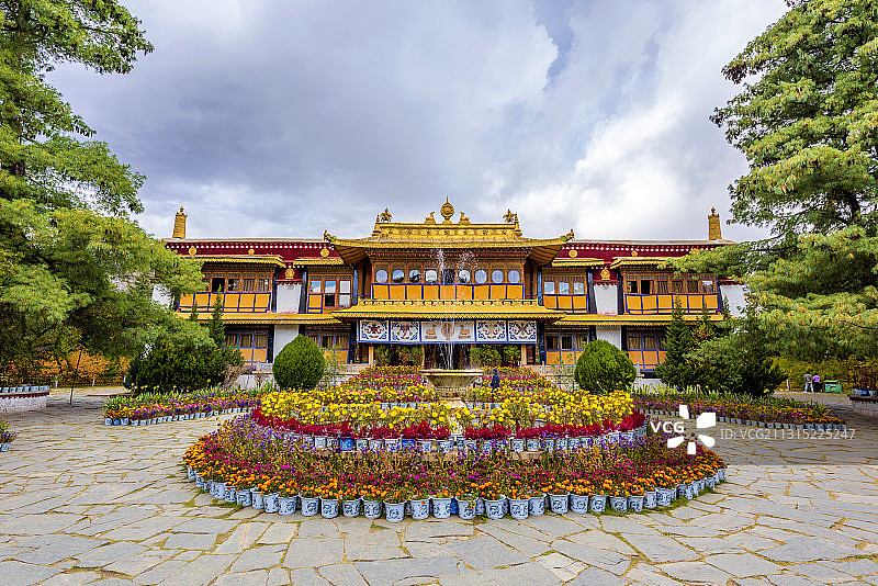 中国西藏拉萨罗布林卡达旦明久颇章图片素材