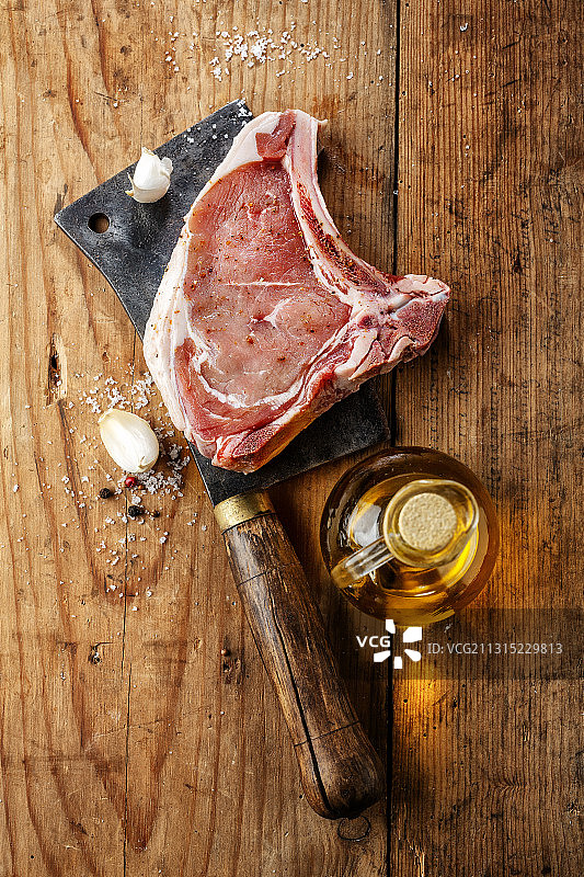 砧板上的肉类俯视图图片素材