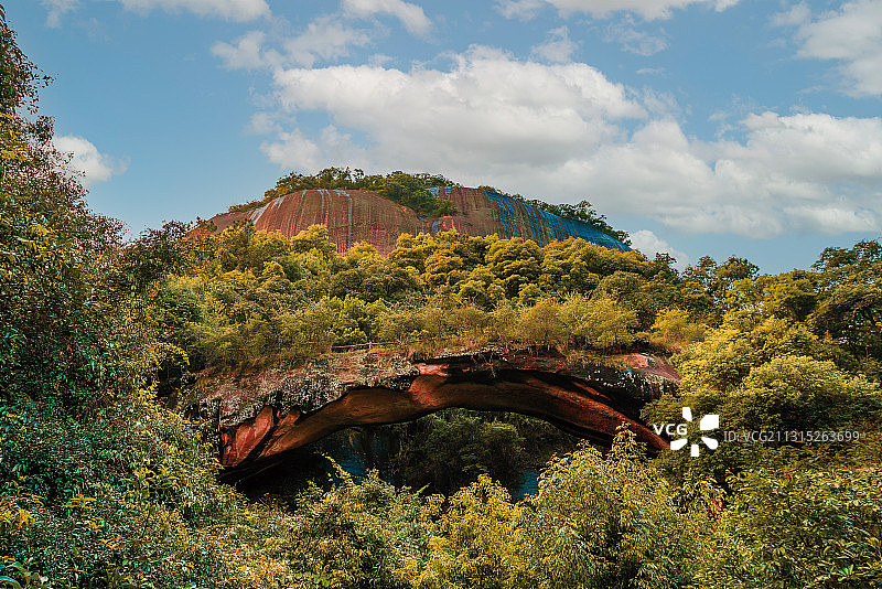 韶关丹霞山天生桥风光图片素材
