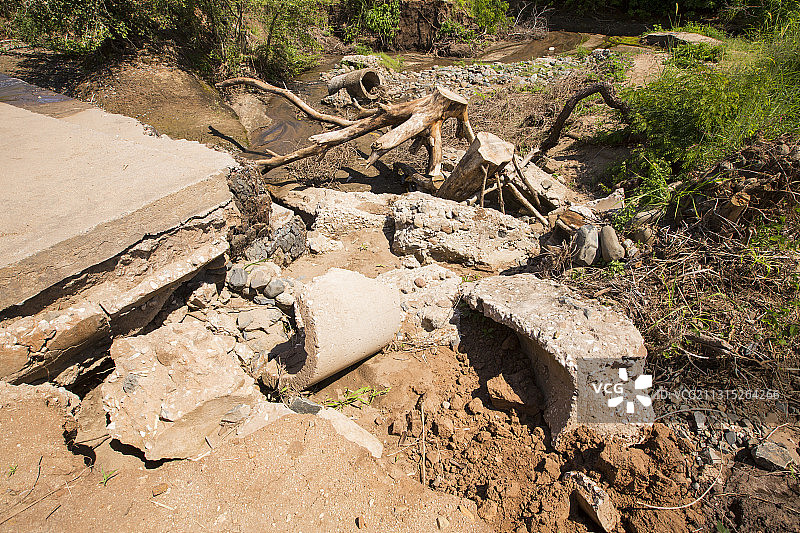 马拉维奇克瓦瓦希雷河谷被洪水损坏的桥梁之一图片素材