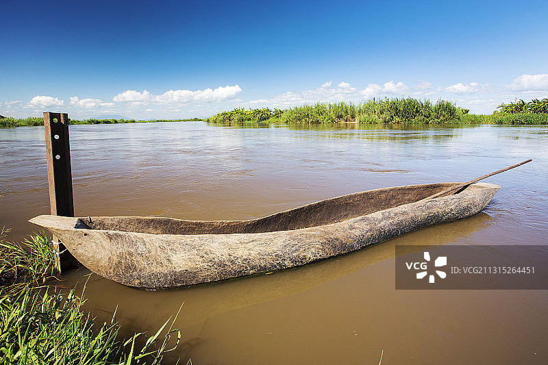 马拉维恩桑杰希雷河上的独木舟图片素材