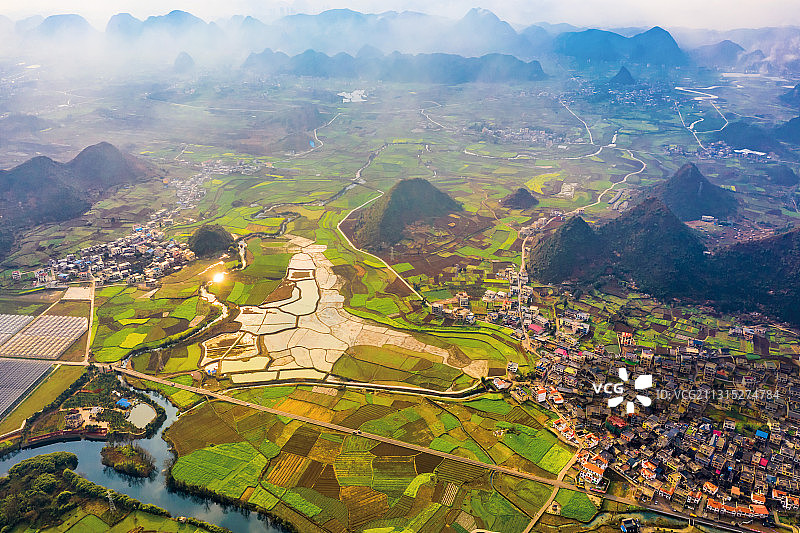 航拍贵州安顺最美乡村小河湾图片素材