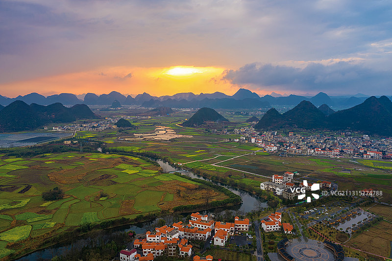 航拍贵州安顺最美乡村小河湾图片素材