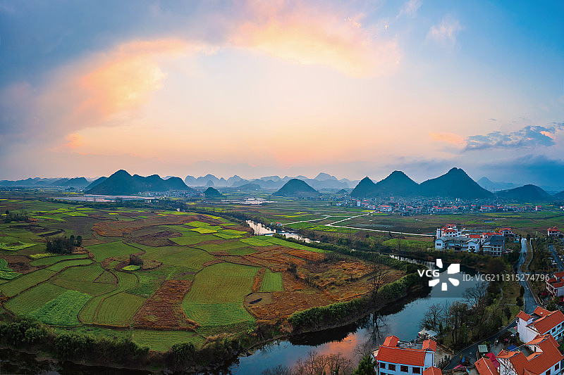 航拍贵州安顺最美乡村小河湾图片素材