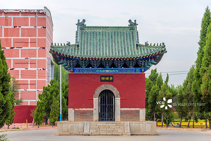 中国山东省德州市苏禄王墓御碑亭图片素材