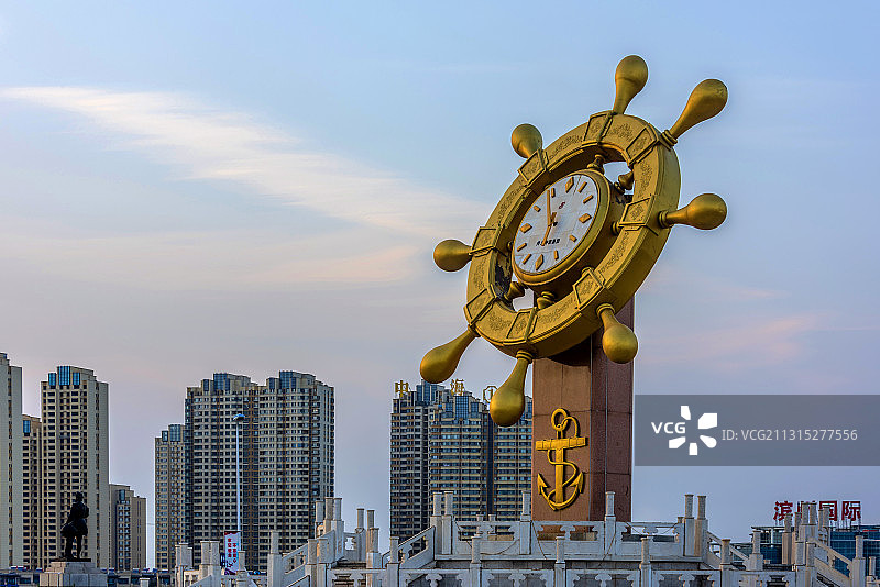 中国山东省滨州市中海太阳岛标志性雕塑图片素材