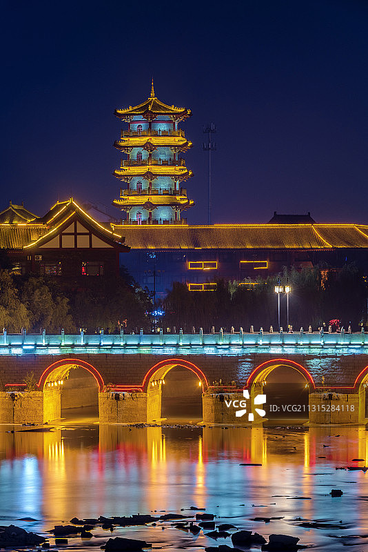 中国山东省潍坊市青州古城南阳河文昌塔夜景图片素材