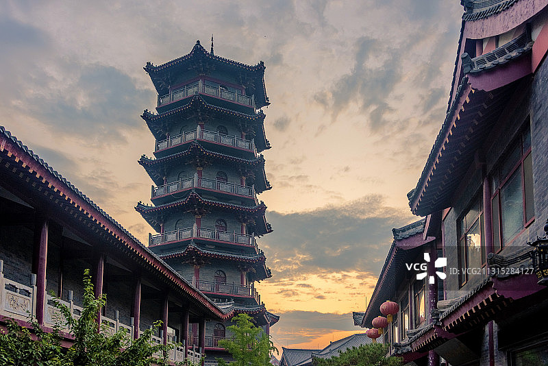 中国山东省潍坊市青州古城文昌塔日暮风光图片素材