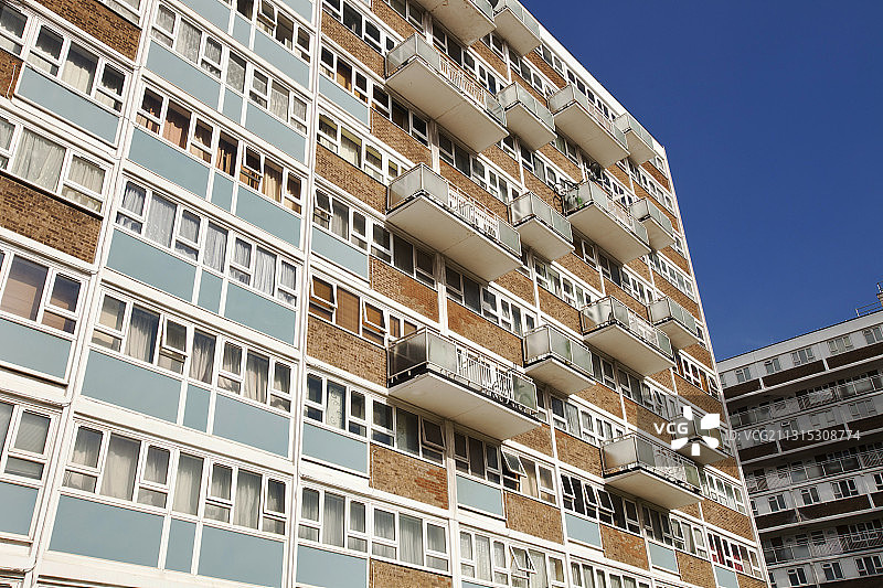 英国伦敦皇后公园的破旧的市政公寓图片素材