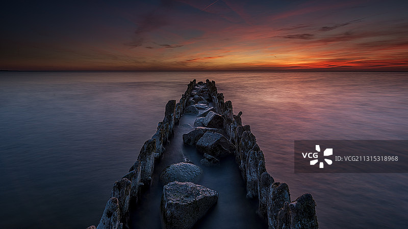 荷兰弗里斯兰欣德洛彭日落海景图片素材