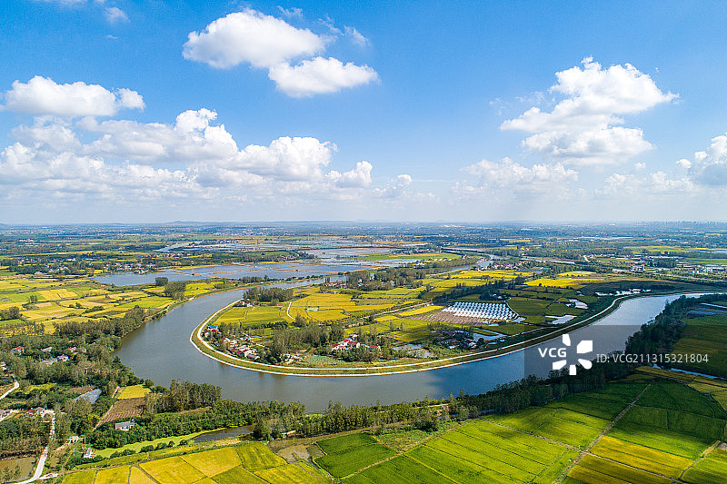 南京六合区秋季乡村稻田丰收航拍图图片素材