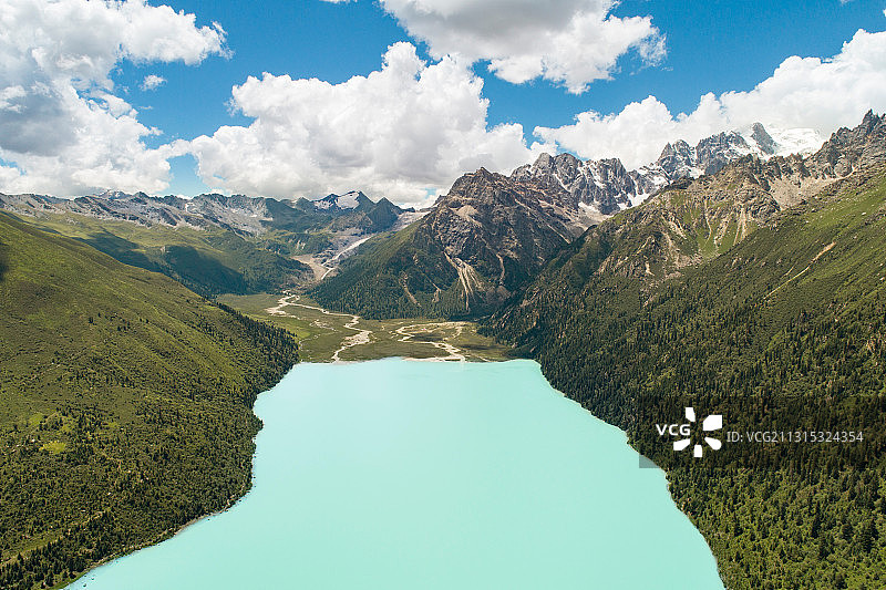 四川甘孜藏族自治州德格县川藏线玉隆拉错航拍（新路海）图片素材