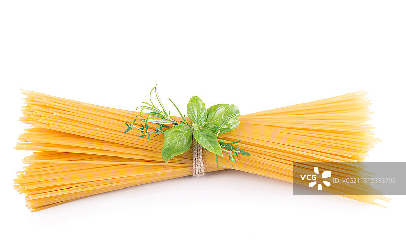 白色背景上的生意大利面特写图片素材
