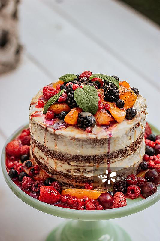 桌子上蛋糕的特写图片素材