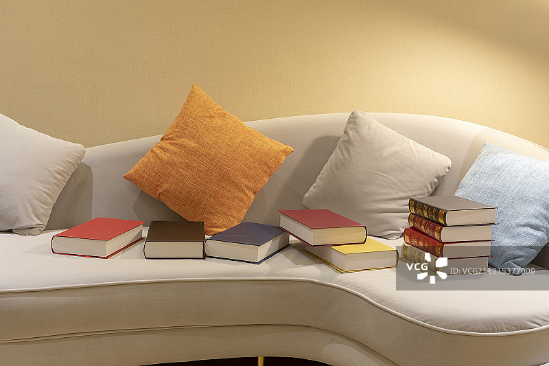 客厅、卧室、沙发、书、读书、考试、电灯图片素材