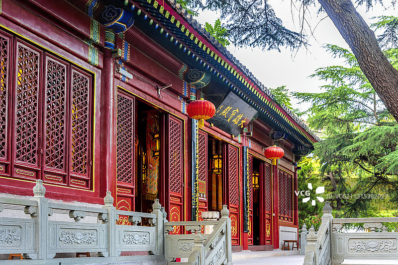 中国山东省青岛市湛山寺大雄宝殿图片素材