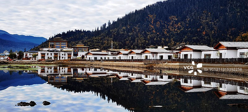 西藏林芝，鲁朗小镇图片素材