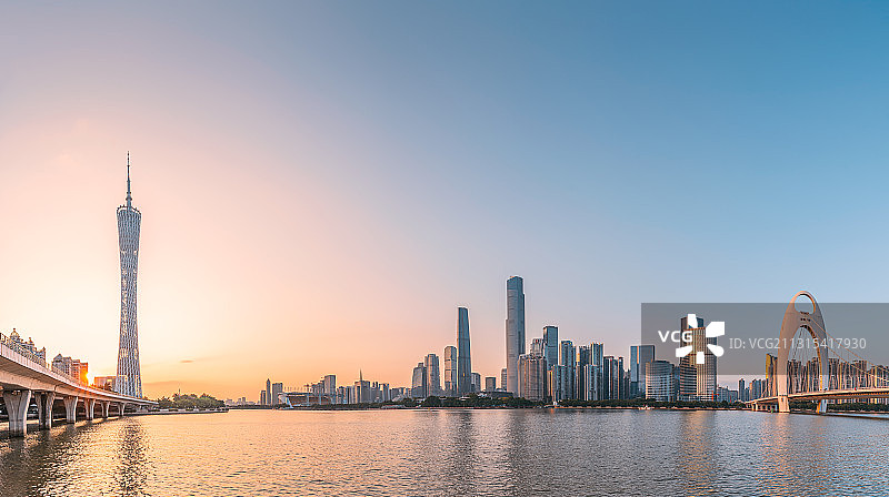 广州城市天际线珠江日落夜景图片素材