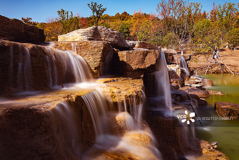 江苏省苏州高新区科技城彩石湖公园秋景图片素材