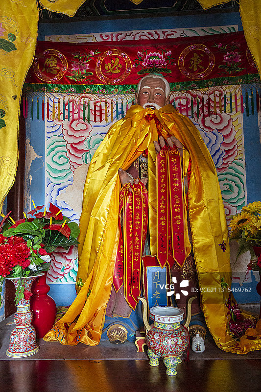 北京市门头沟区妙峰山惠济祠月老殿月下老人雕像图片素材