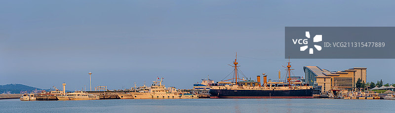 中国山东省威海市定远舰旅游区图片素材