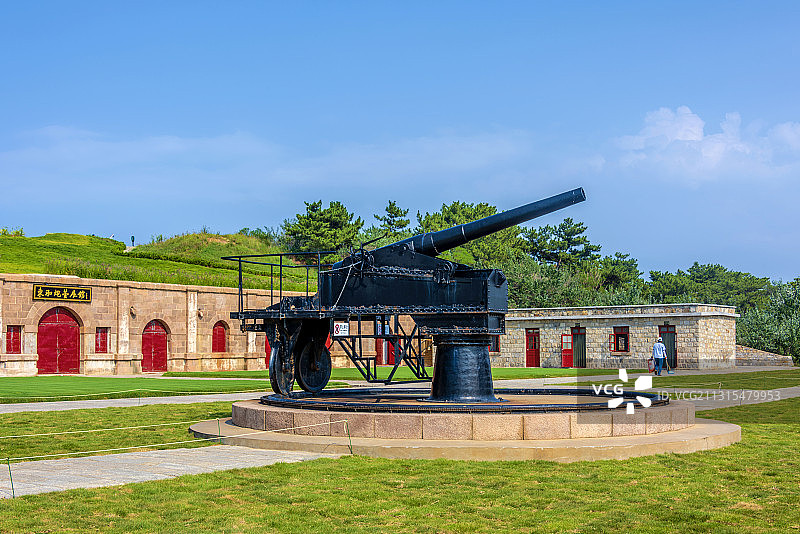 中国山东省威海市刘公岛东泓炮台图片素材