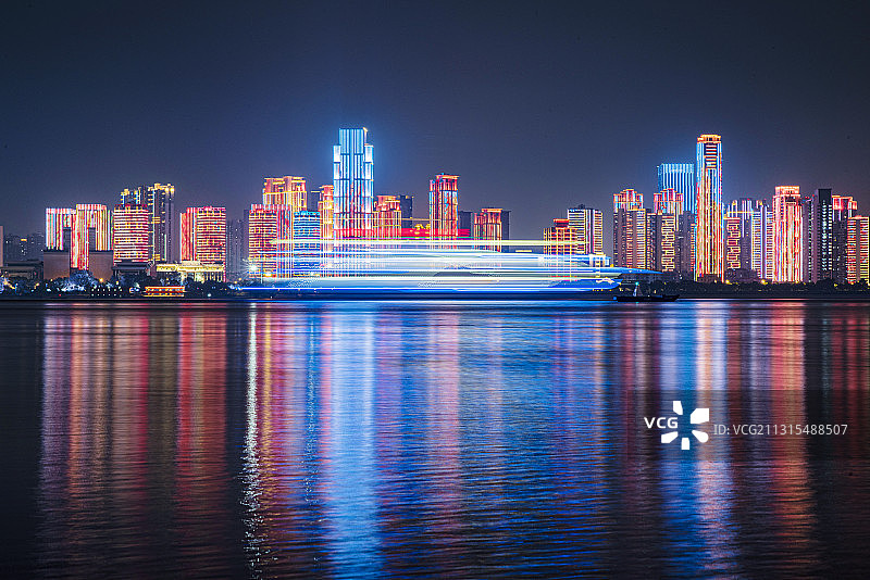 武汉长江边岸江滩风光图片素材