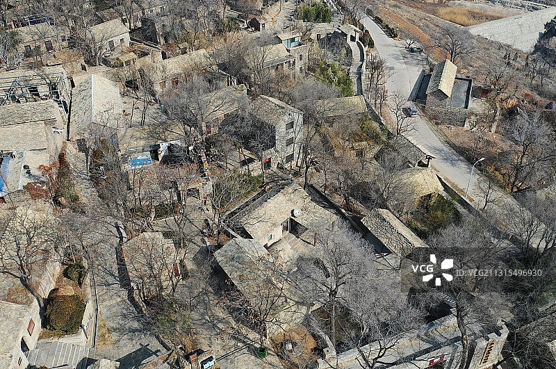 中国传统村落山东枣庄山亭区兴隆庄石板房村图片素材