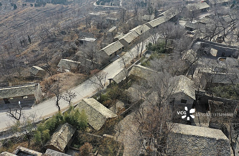 中国传统村落山东枣庄山亭区兴隆庄石板房村图片素材