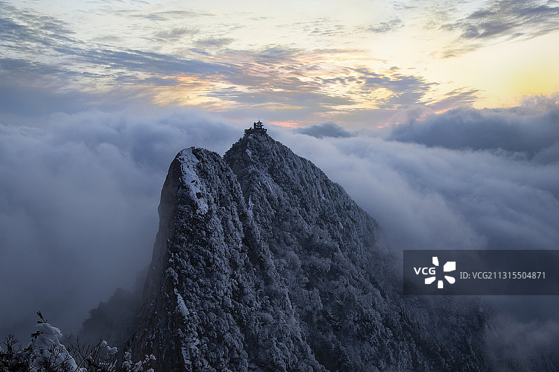 河南老君山日落云雾风光图片素材