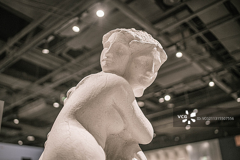 商场里的石膏像图片素材