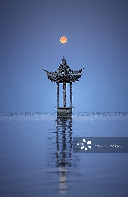 月落太湖图片素材